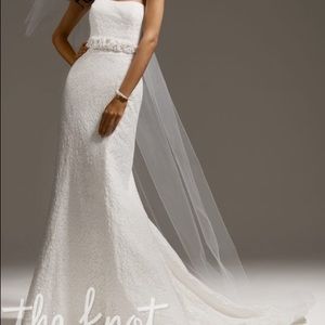 NWT Strapless Wedding dress. Soft ivory white lace